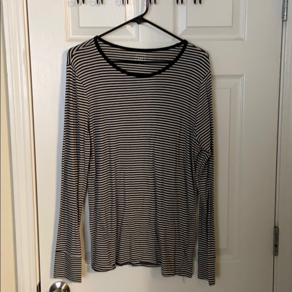 Long sleeve tee